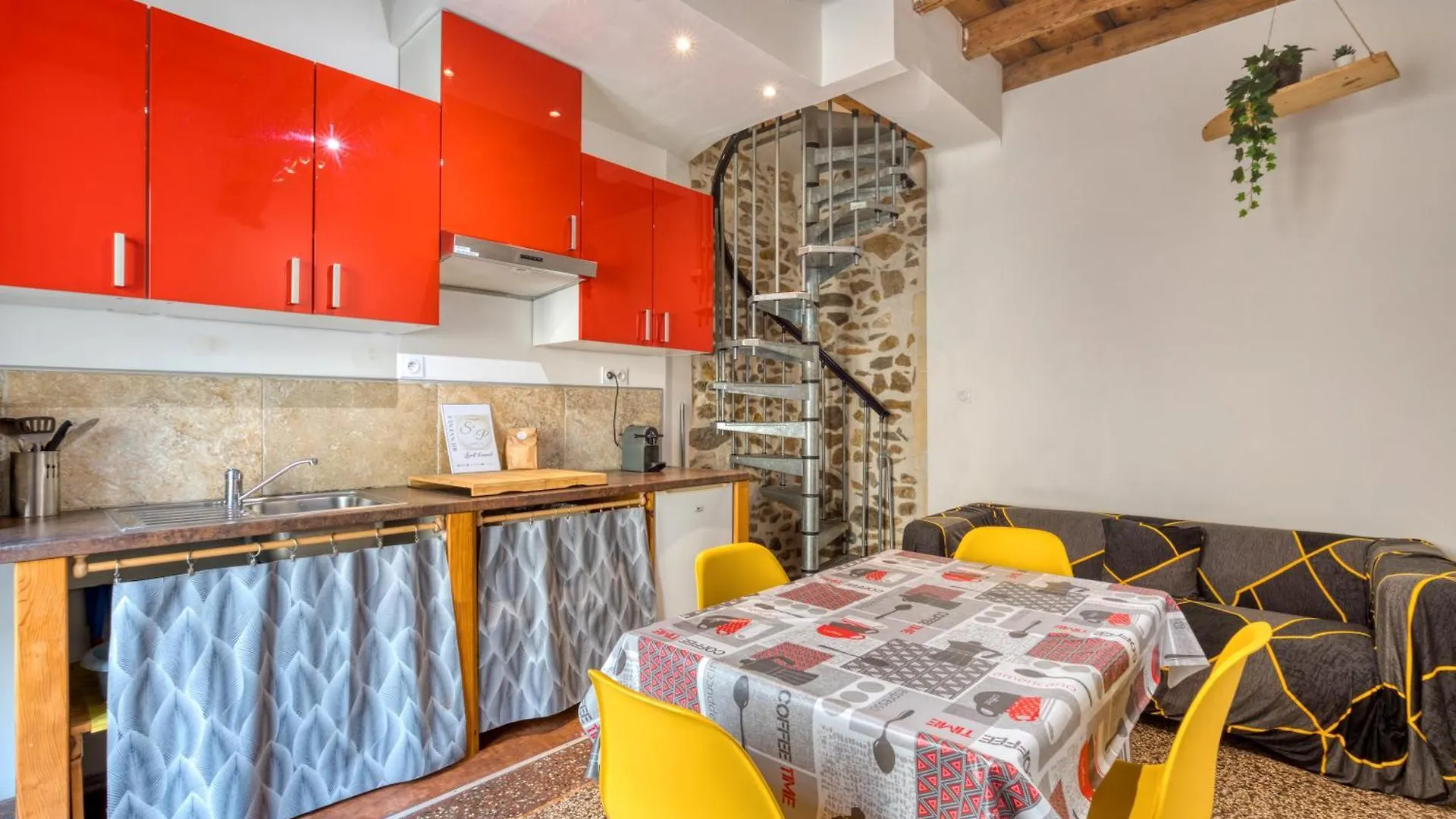 Апартаменты Maison Les Alpines Арль Франция